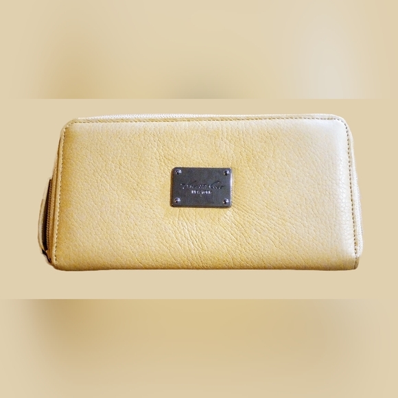 Kenneth Cole New York Genuine Leather Tan Wallet - Picture 1 of 5